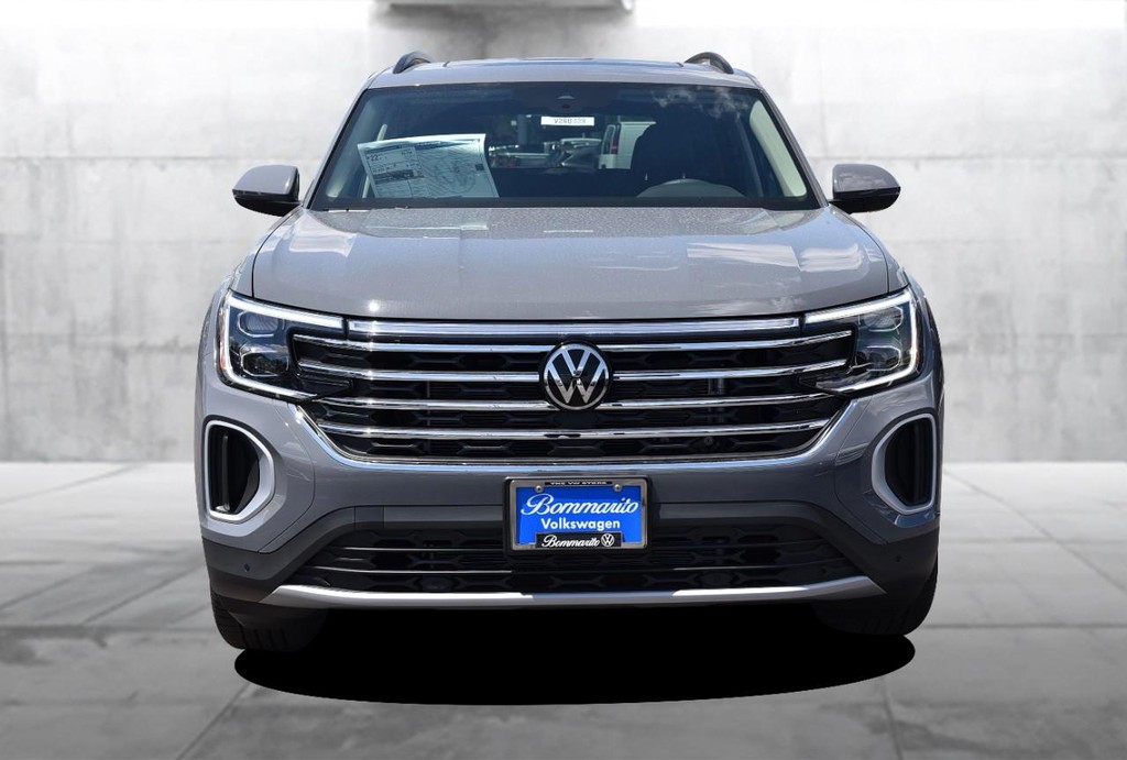Volkswagen Atlas Vehicle Full-screen Gallery Image 4