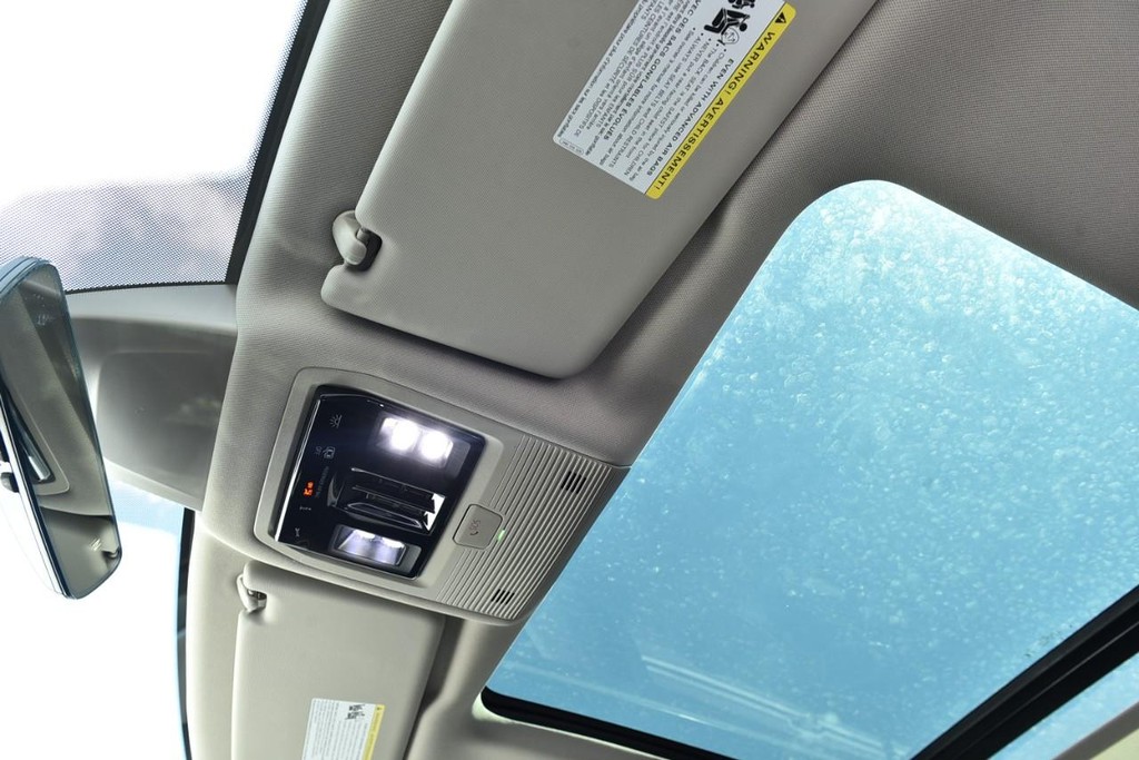 Volkswagen Atlas Vehicle Full-screen Gallery Image 20