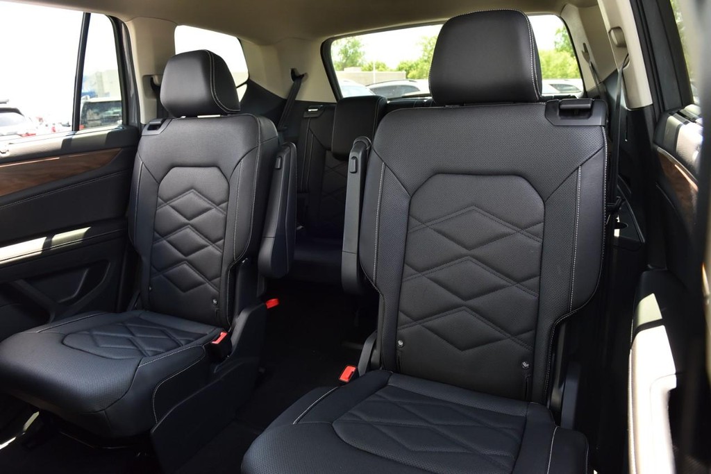 Volkswagen Atlas Vehicle Full-screen Gallery Image 21
