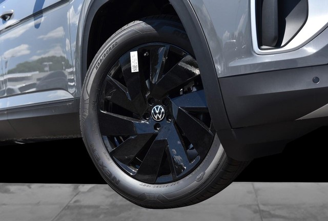 Volkswagen Atlas Vehicle Image 03