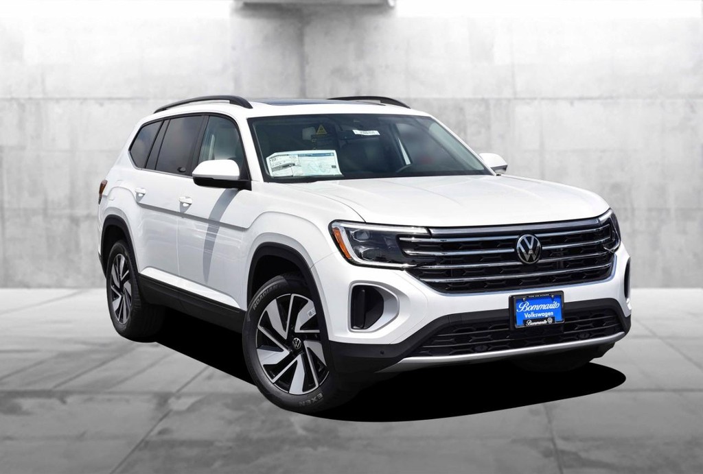 Volkswagen Atlas Vehicle Full-screen Gallery Image 2