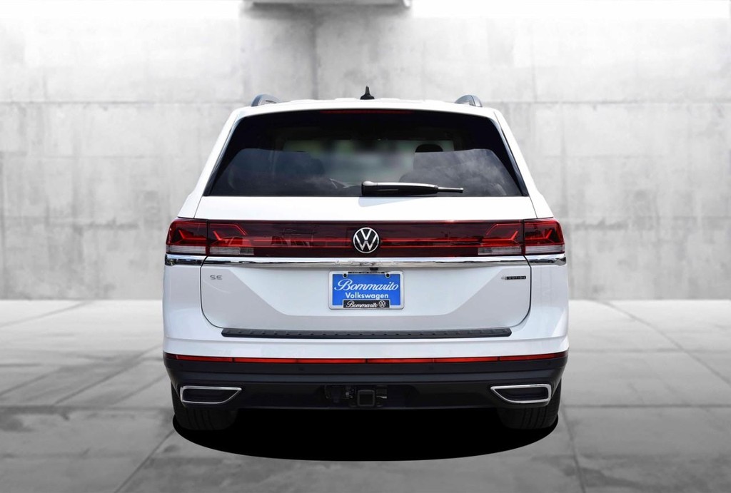 Volkswagen Atlas Vehicle Full-screen Gallery Image 6