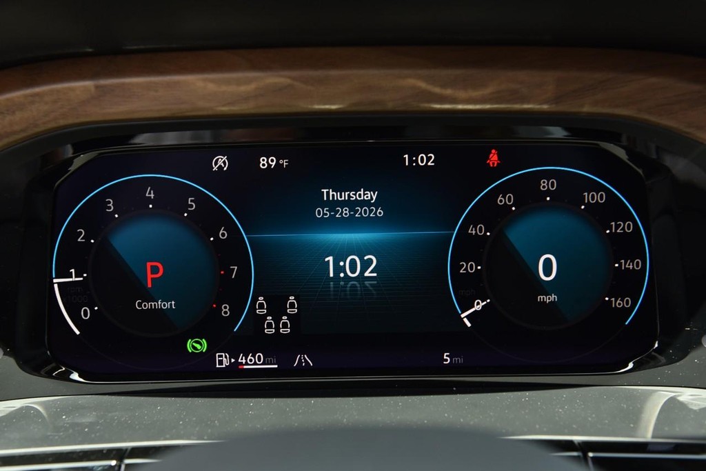 Volkswagen Atlas Vehicle Full-screen Gallery Image 12