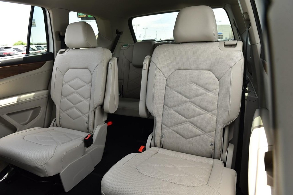 Volkswagen Atlas Vehicle Full-screen Gallery Image 22