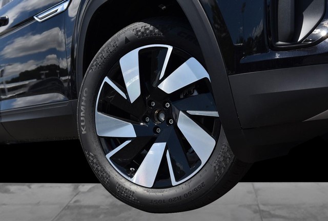 Volkswagen Atlas Cross Sport Vehicle Image 03