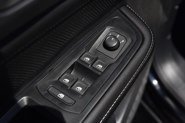 Volkswagen Atlas Cross Sport Vehicle Image 08