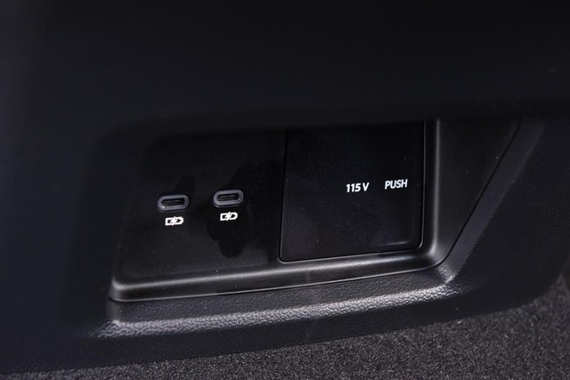 Volkswagen Atlas Cross Sport Vehicle Image 22