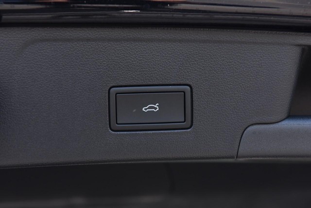 Volkswagen Atlas Cross Sport Vehicle Image 24