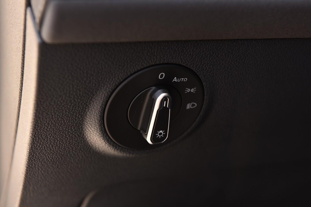 Volkswagen Taos Vehicle Full-screen Gallery Image 10