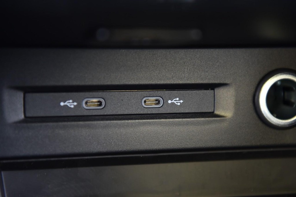Volkswagen Taos Vehicle Full-screen Gallery Image 15
