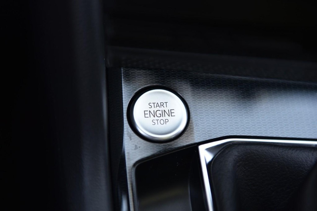 Volkswagen Taos Vehicle Full-screen Gallery Image 16