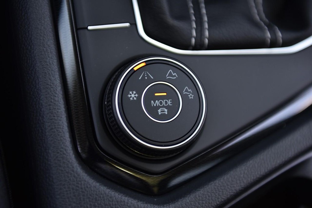 Volkswagen Taos Vehicle Full-screen Gallery Image 17