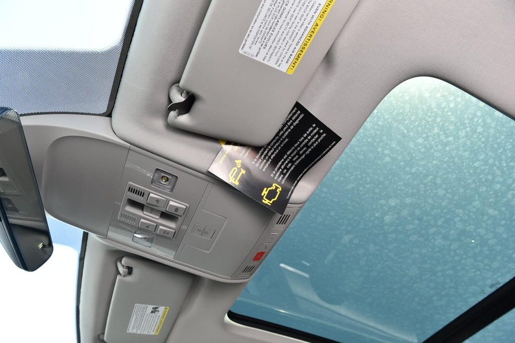 Volkswagen Taos Vehicle Full-screen Gallery Image 22