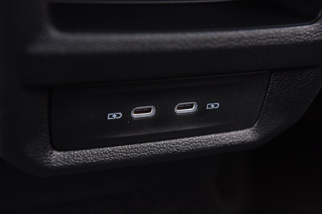 Volkswagen Taos Vehicle Full-screen Gallery Image 25
