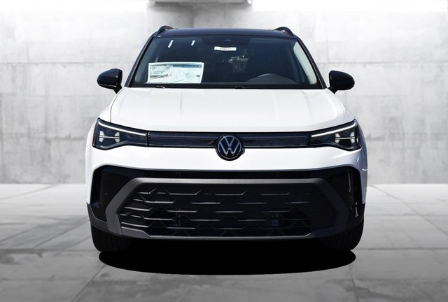 Volkswagen Taos Vehicle Image 04
