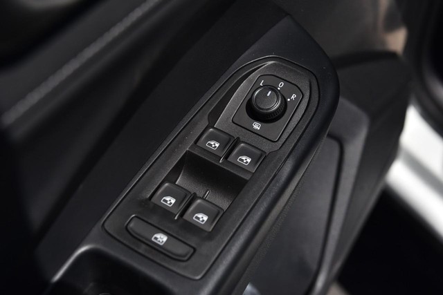 Volkswagen Taos Vehicle Image 08
