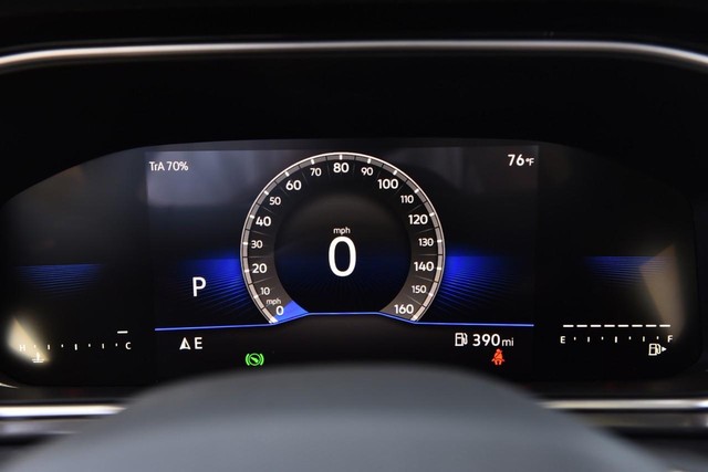 Volkswagen Taos Vehicle Image 11
