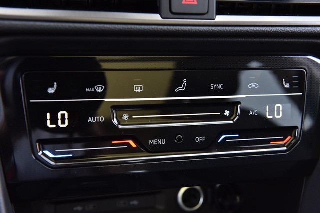 Volkswagen Taos Vehicle Image 14