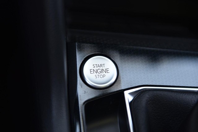 Volkswagen Taos Vehicle Image 16