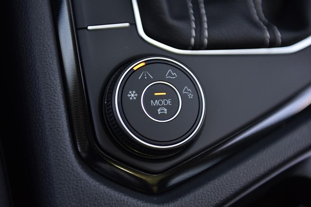 Volkswagen Taos Vehicle Image 17