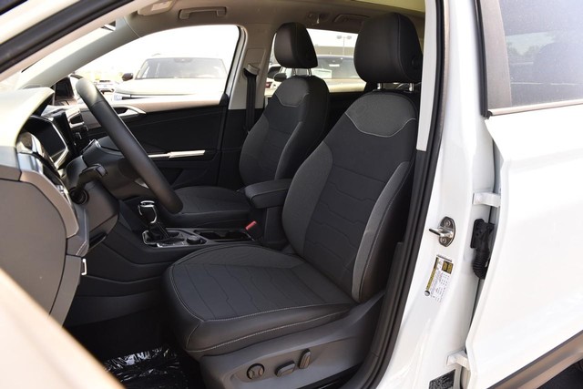 Volkswagen Taos Vehicle Image 20