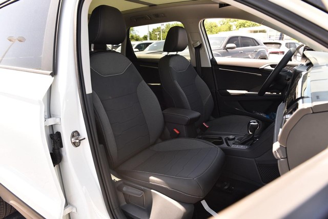 Volkswagen Taos Vehicle Image 21