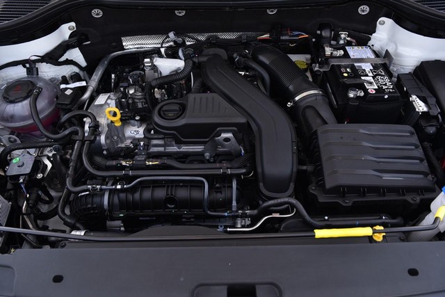 Volkswagen Taos Vehicle Image 27