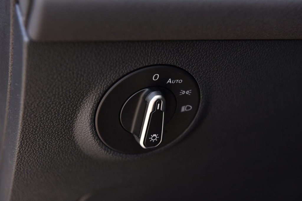 Volkswagen Taos Vehicle Full-screen Gallery Image 10