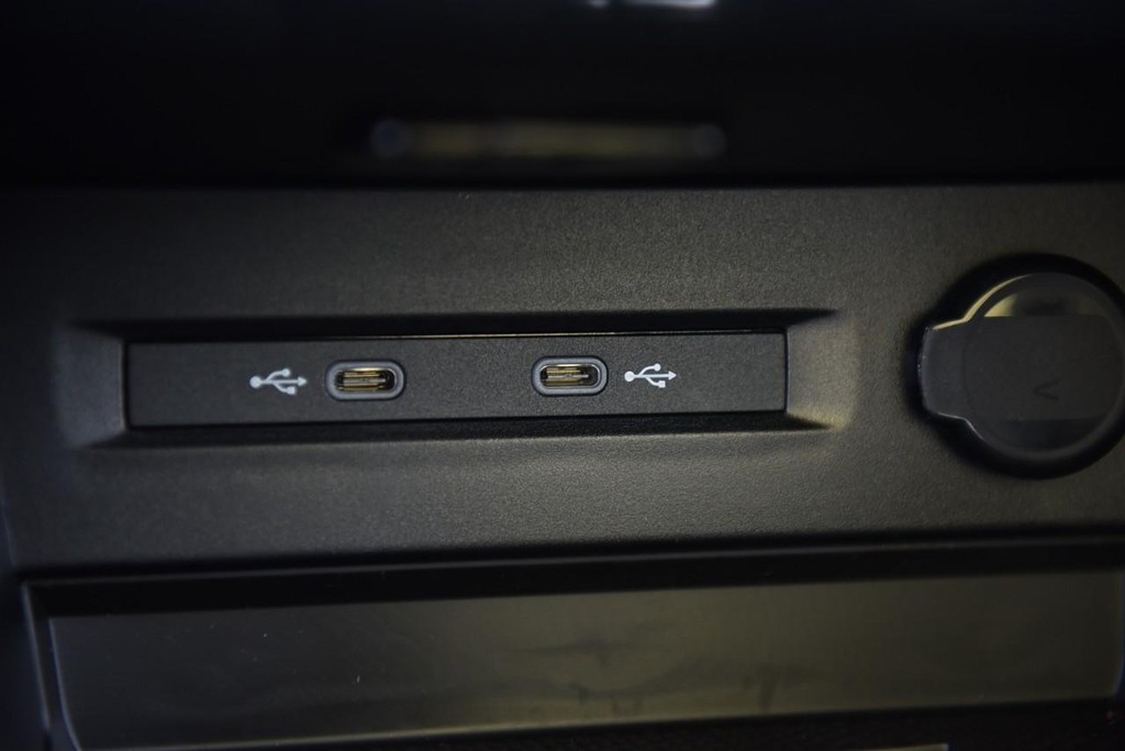 Volkswagen Taos Vehicle Full-screen Gallery Image 15