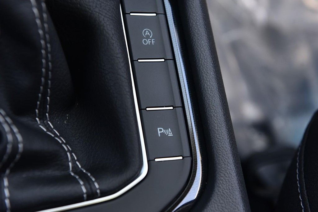 Volkswagen Taos Vehicle Full-screen Gallery Image 18