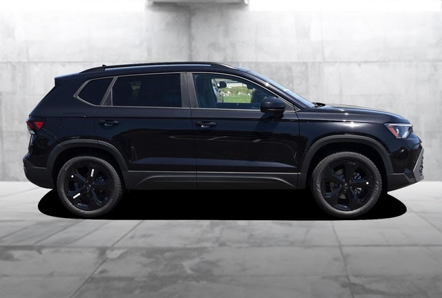 Volkswagen Taos Vehicle Image 05