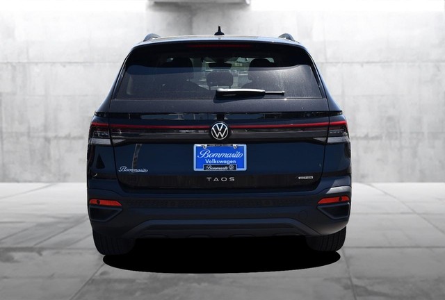 Volkswagen Taos Vehicle Image 06