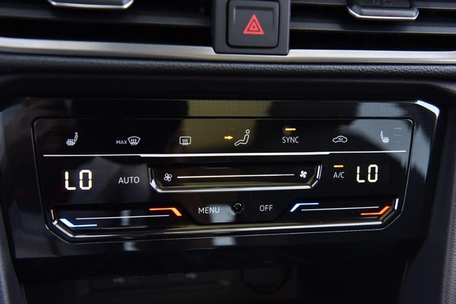 Volkswagen Taos Vehicle Image 14