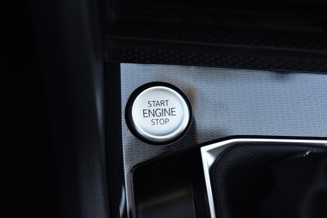 Volkswagen Taos Vehicle Image 16