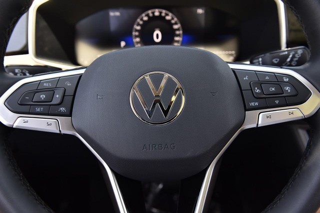 Volkswagen Taos Vehicle Image 19