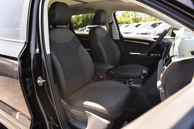 Volkswagen Taos Vehicle Image 21