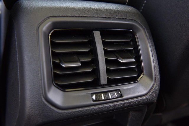 Volkswagen Taos Vehicle Image 24