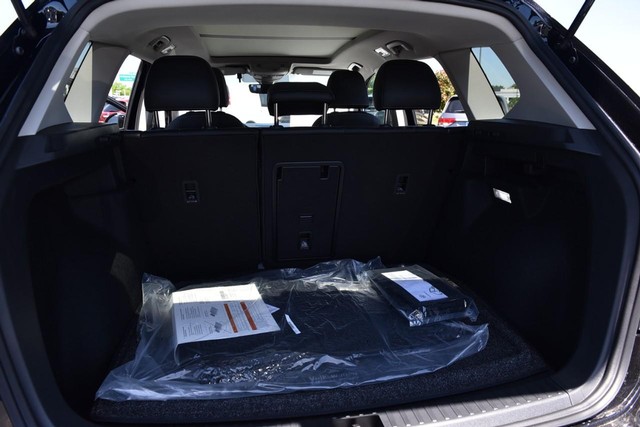 Volkswagen Taos Vehicle Image 26