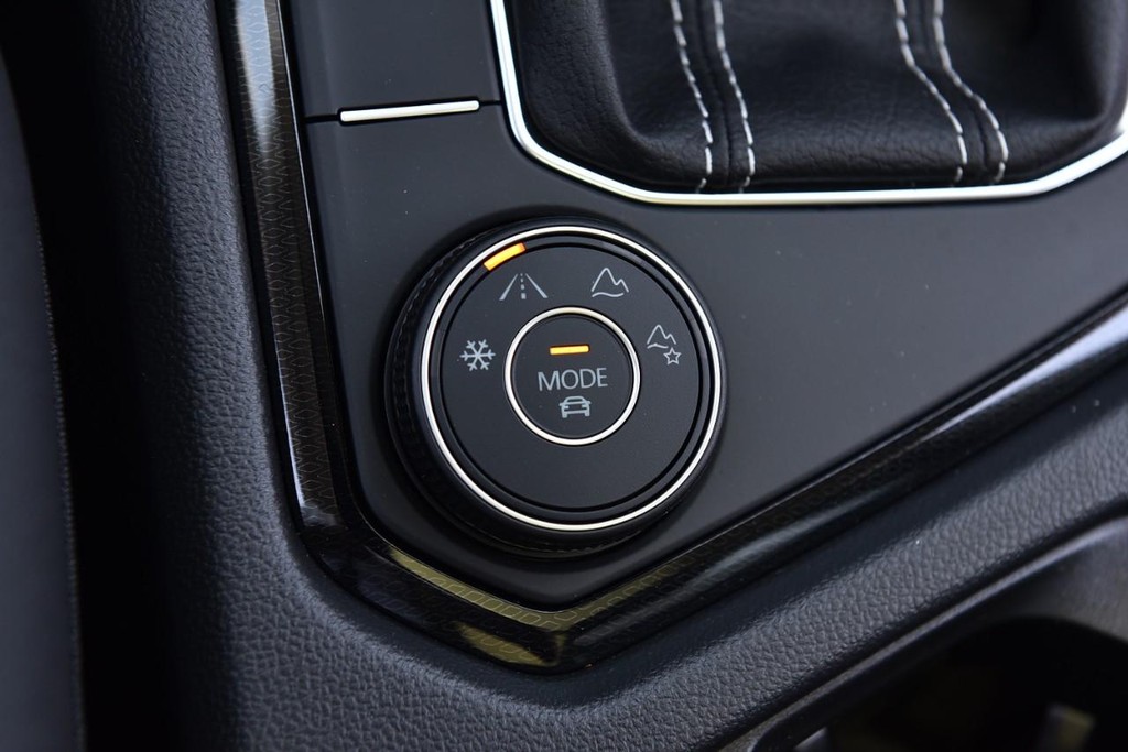 Volkswagen Taos Vehicle Full-screen Gallery Image 17