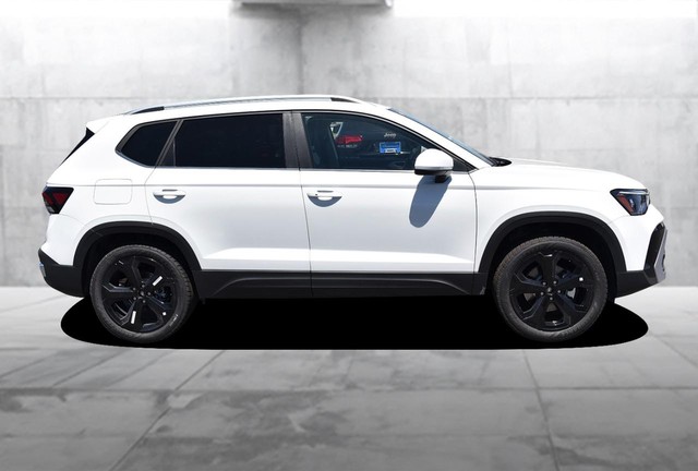 Volkswagen Taos Vehicle Image 05