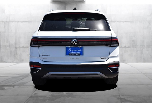 Volkswagen Taos Vehicle Image 06