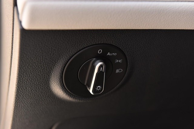 Volkswagen Taos Vehicle Image 10