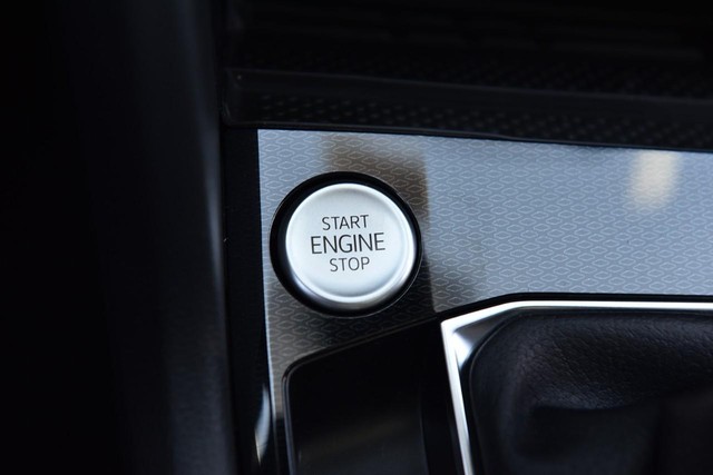 Volkswagen Taos Vehicle Image 16