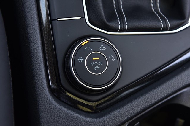 Volkswagen Taos Vehicle Image 17