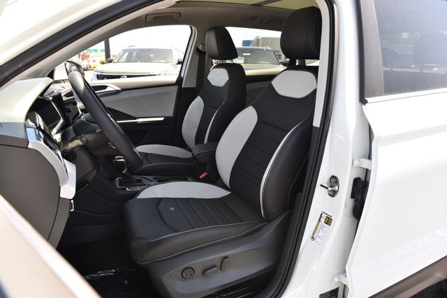 Volkswagen Taos Vehicle Image 20