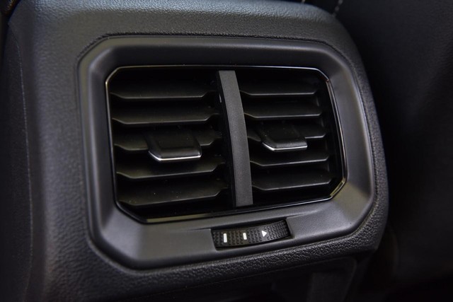 Volkswagen Taos Vehicle Image 24