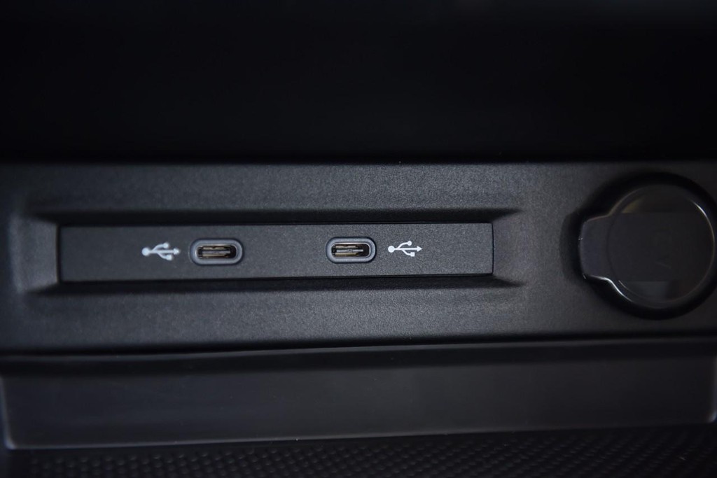 Volkswagen Taos Vehicle Full-screen Gallery Image 15