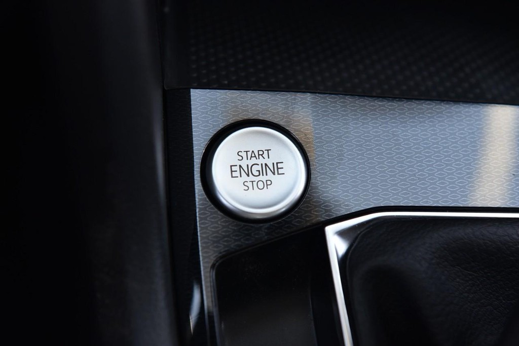 Volkswagen Taos Vehicle Full-screen Gallery Image 16