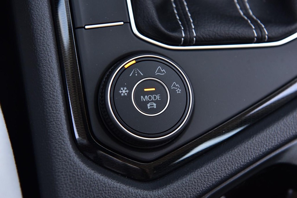 Volkswagen Taos Vehicle Full-screen Gallery Image 17