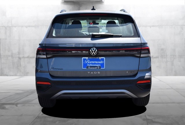 Volkswagen Taos Vehicle Image 06
